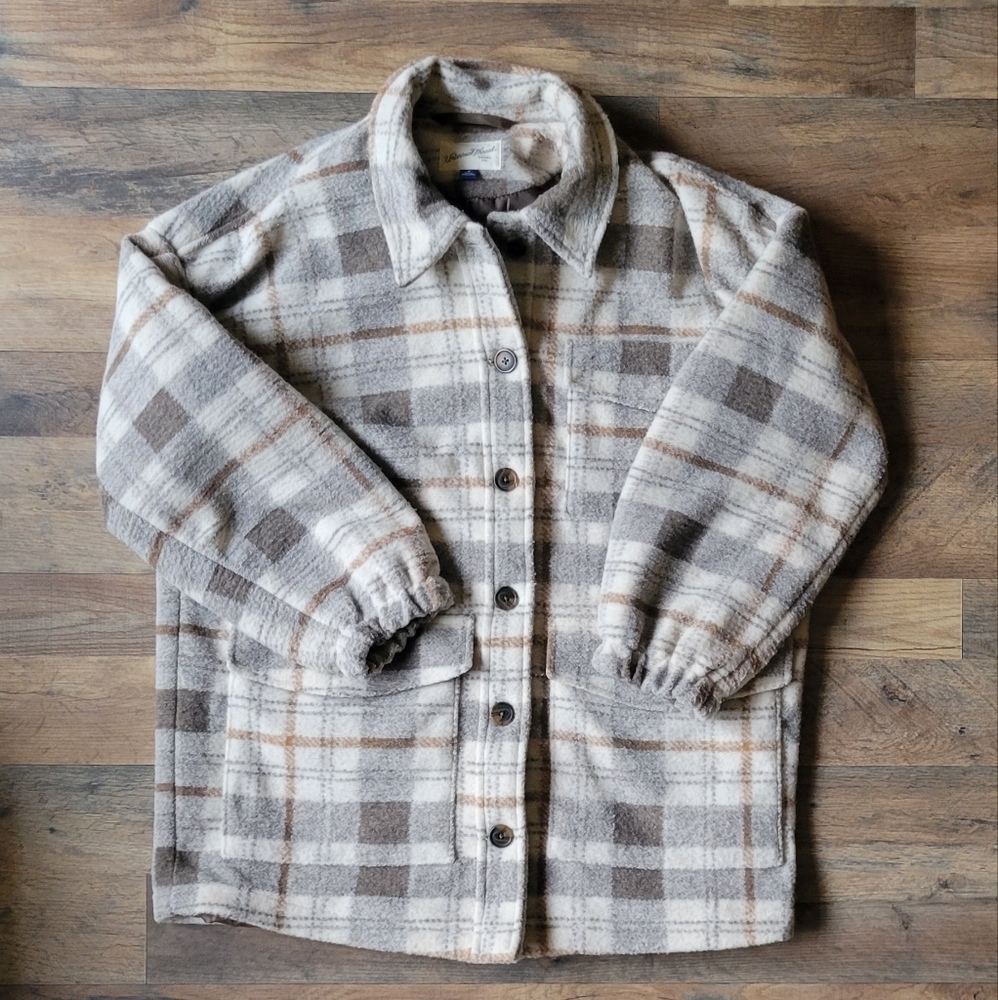 Universal Thread Oversized Shacket Medium - image 3